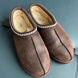UGG Men's Tasman Slipper Distressed Brown Leather, Size 9